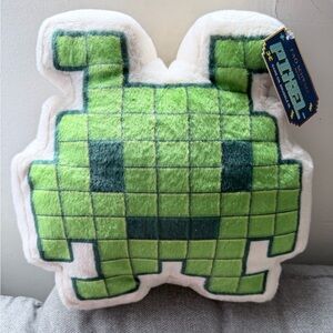 FAO Schwarz Pixel Plush Cream Toy